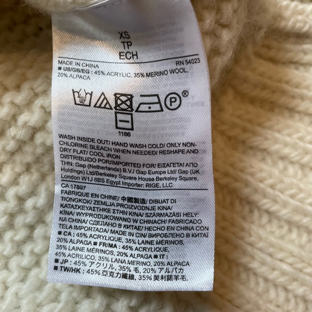 Banana Republic Wool Sweater - Picture 4 of 4
